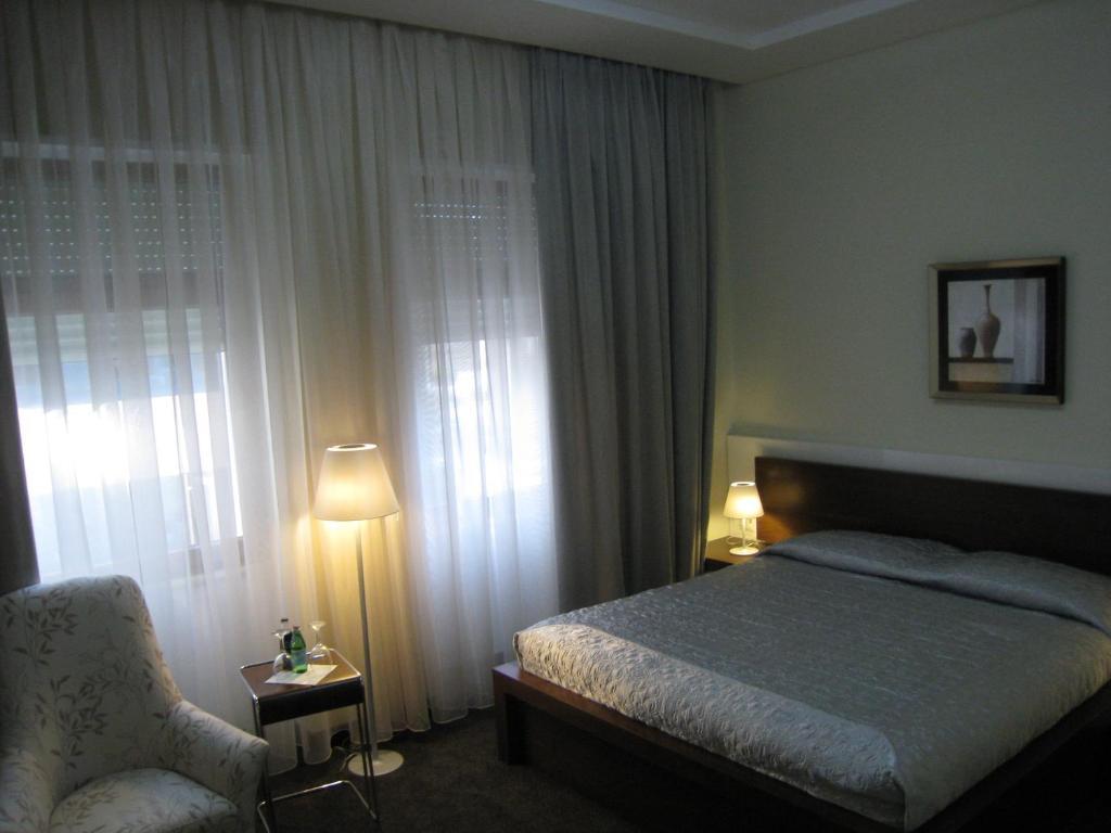 Boutique Hotel Kotoni Tirana Szoba fotó