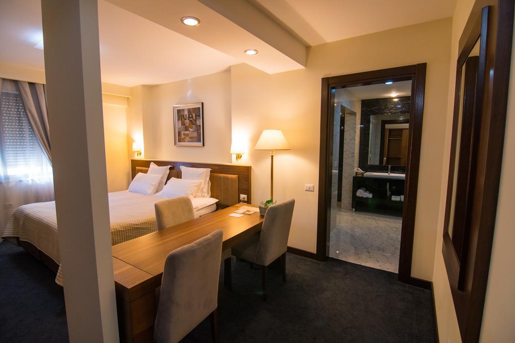 Boutique Hotel Kotoni Tirana Kültér fotó